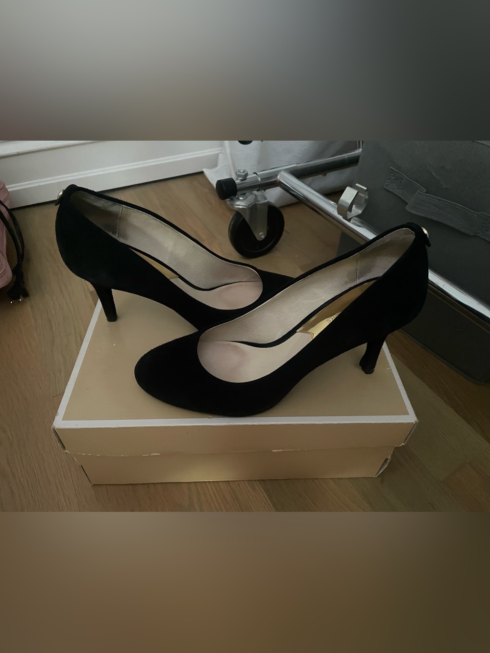 Michael Kors Flex Pump Size 7.5 in Black Suede